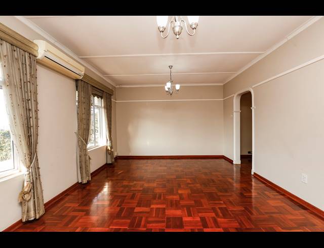 2 BEDROOM APARTMENT FOR SALE IN GLENWOOD